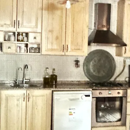 Spacious Traditional Iconic Greek House Apartment *