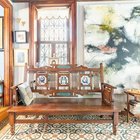 Spacious Traditional Iconic Greek House Apartment *